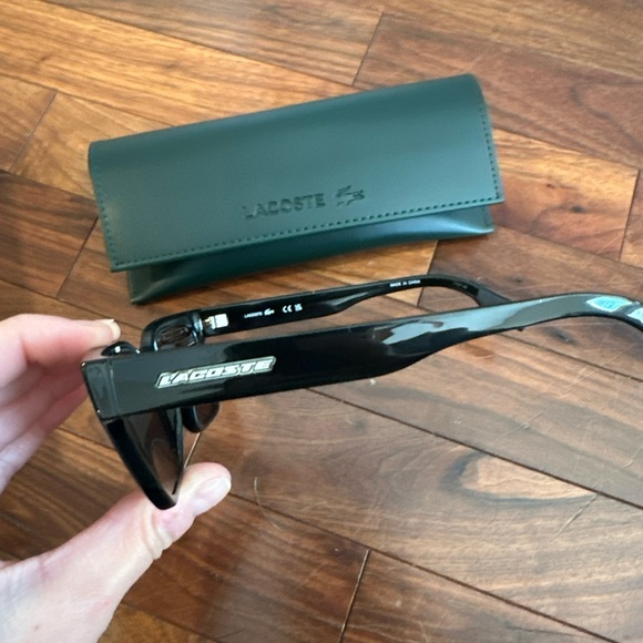 New In Case Women’s Lacoste L6002S Rectangle Sunglasses - Picture 2 of 4